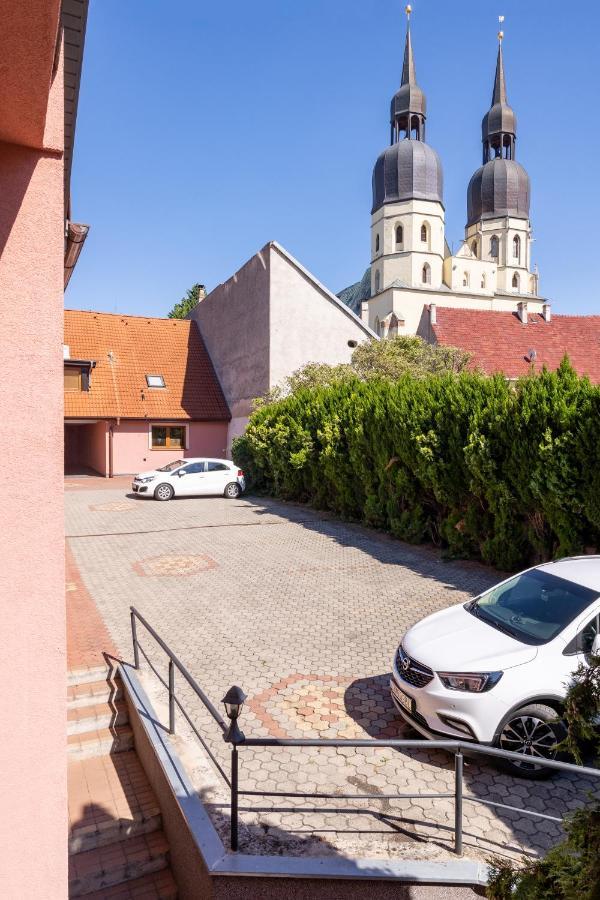 Dependance Patriot Trnava Hotel Exterior photo