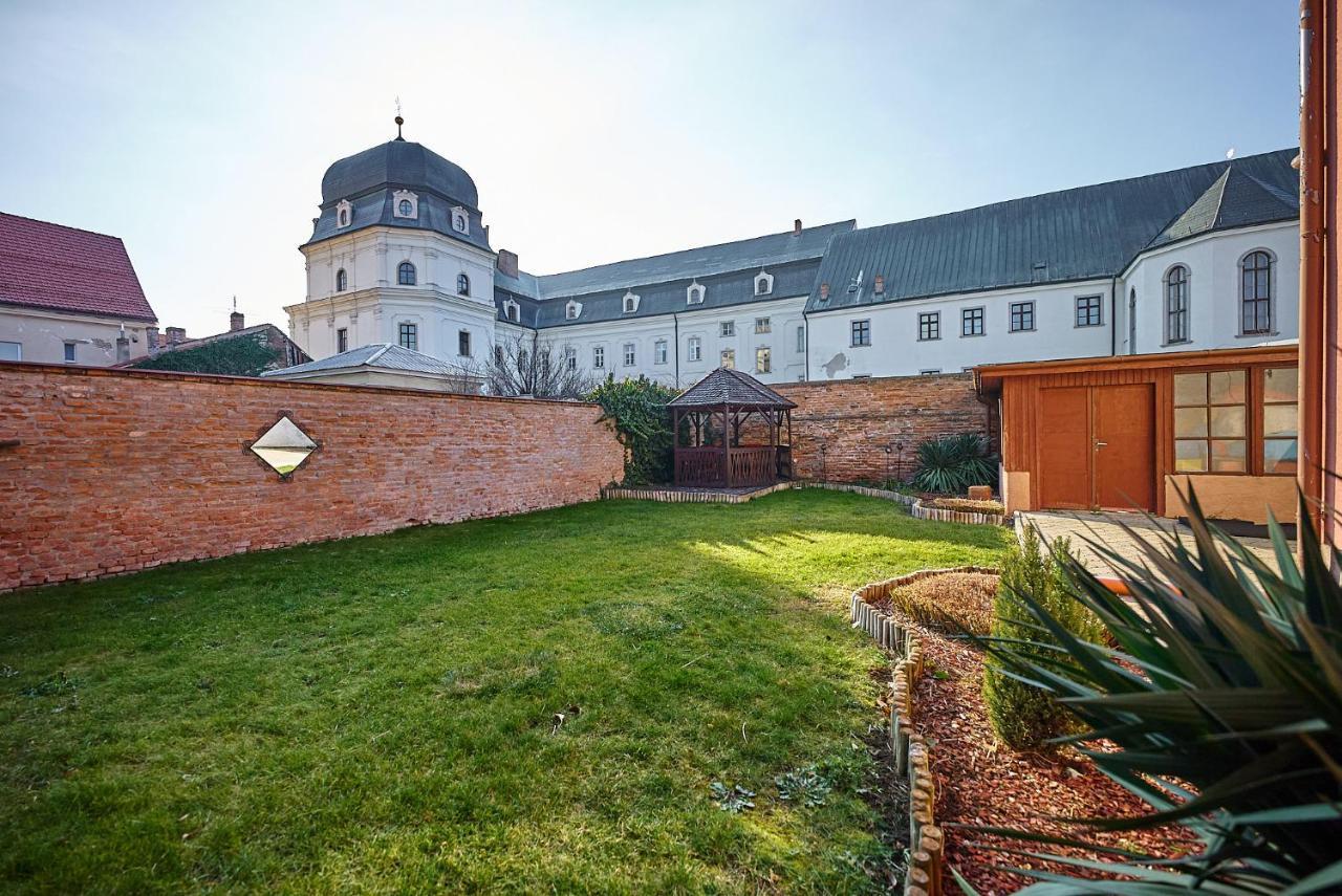 Dependance Patriot Trnava Hotel Exterior photo