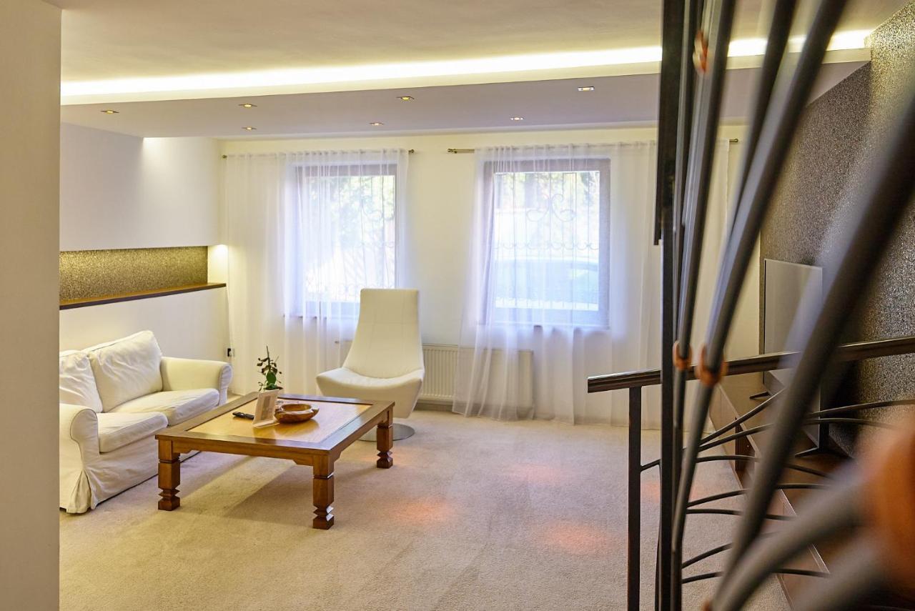 Dependance Patriot Trnava Hotel Exterior photo