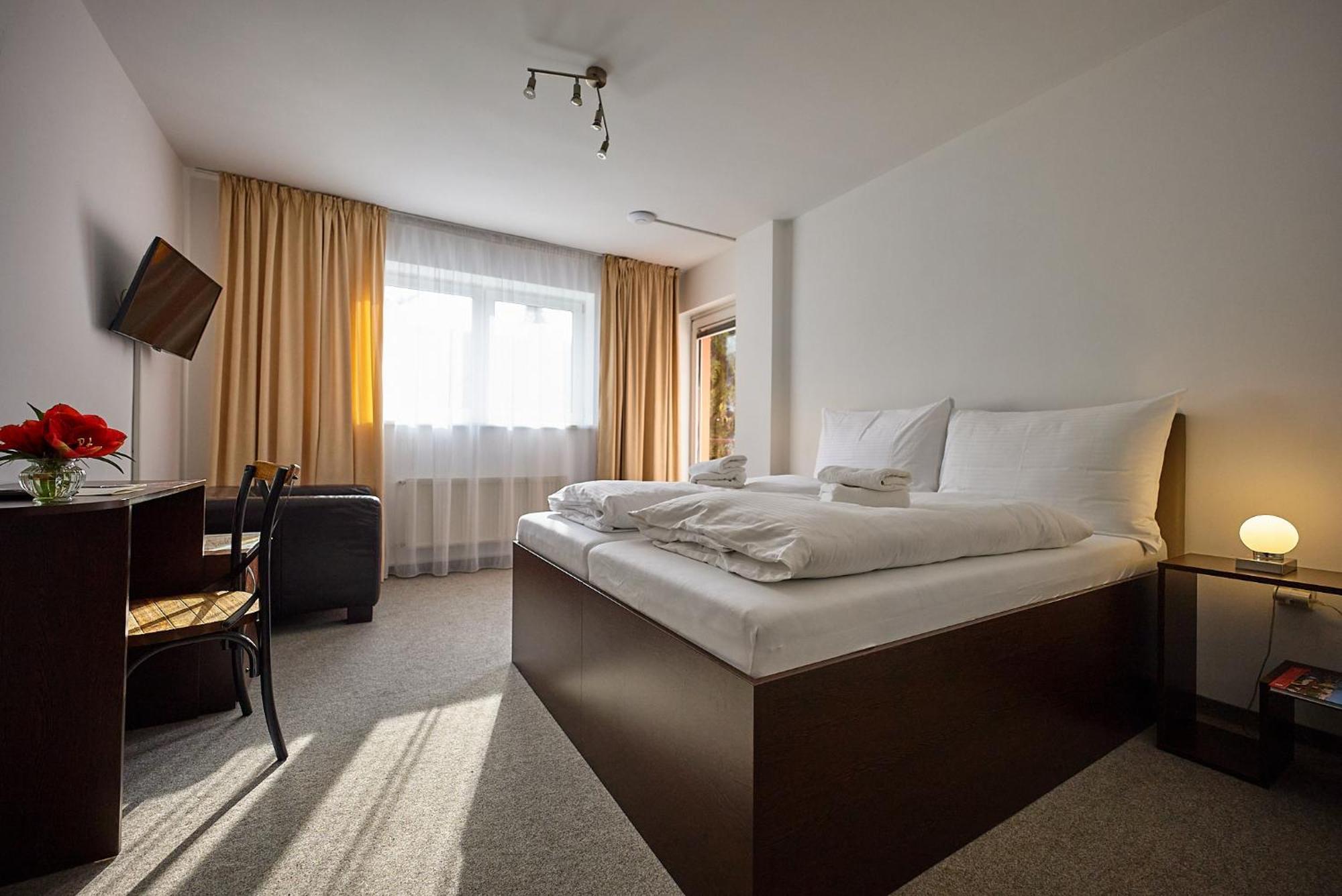 Dependance Patriot Trnava Hotel Exterior photo