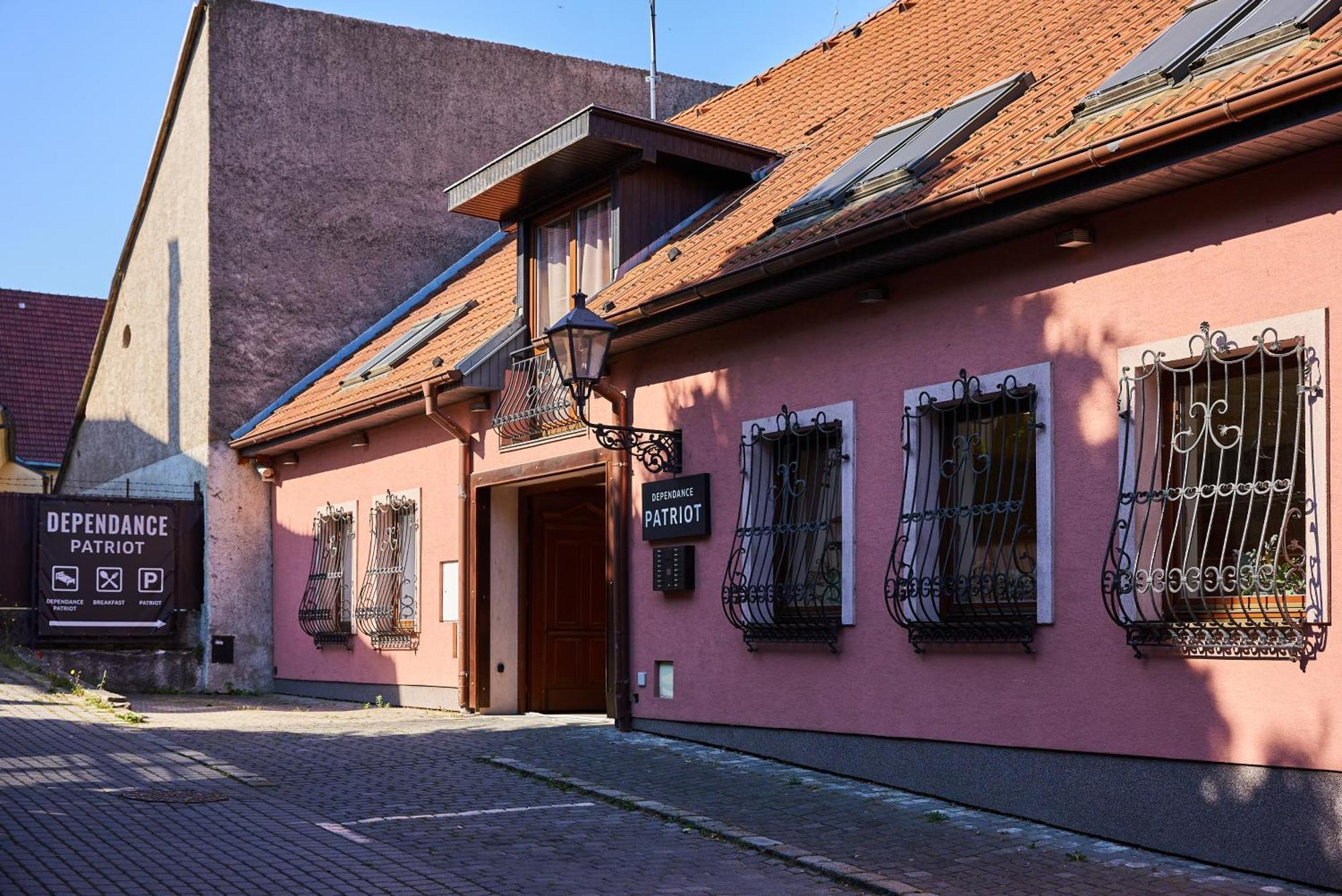 Dependance Patriot Trnava Hotel Exterior photo
