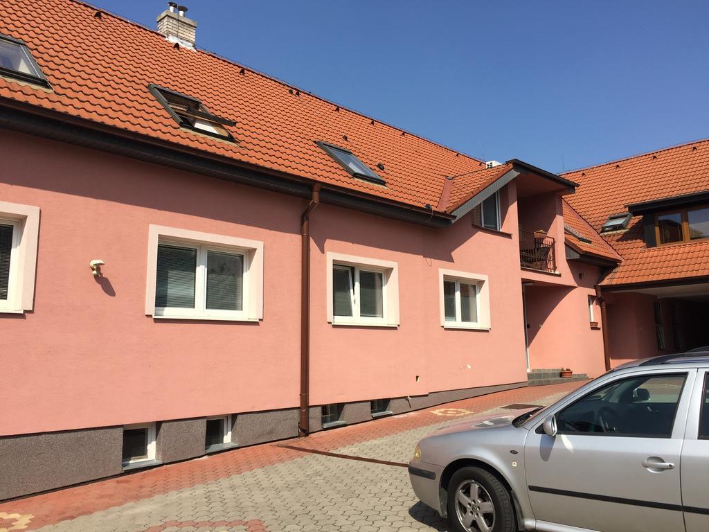 Dependance Patriot Trnava Hotel Exterior photo